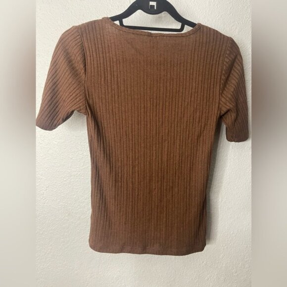 Old Navy Brown Ribbed Women's Top - Picture 2 of 3